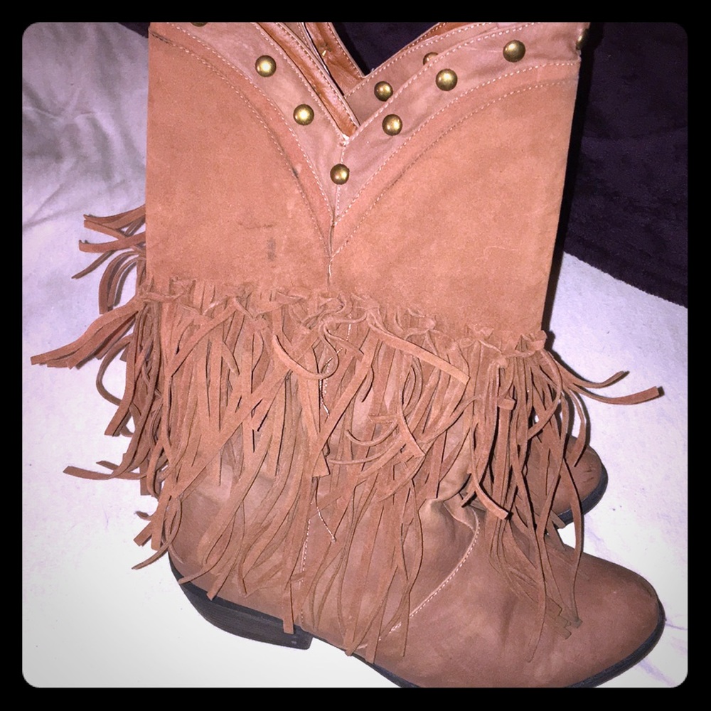 Fringe boots